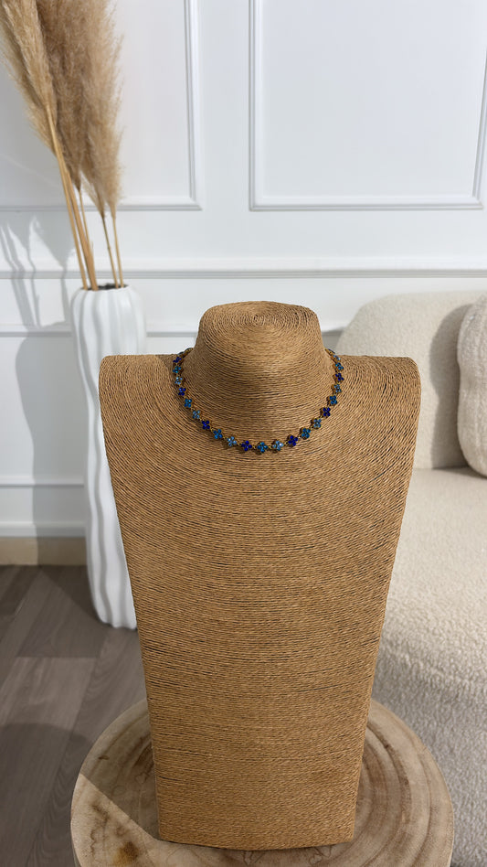 Collier Blue